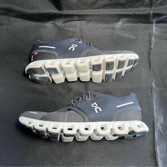 Women’s On Cloud - Cloud 5 Running Sneaker - Black & White - Picture 2 of 12